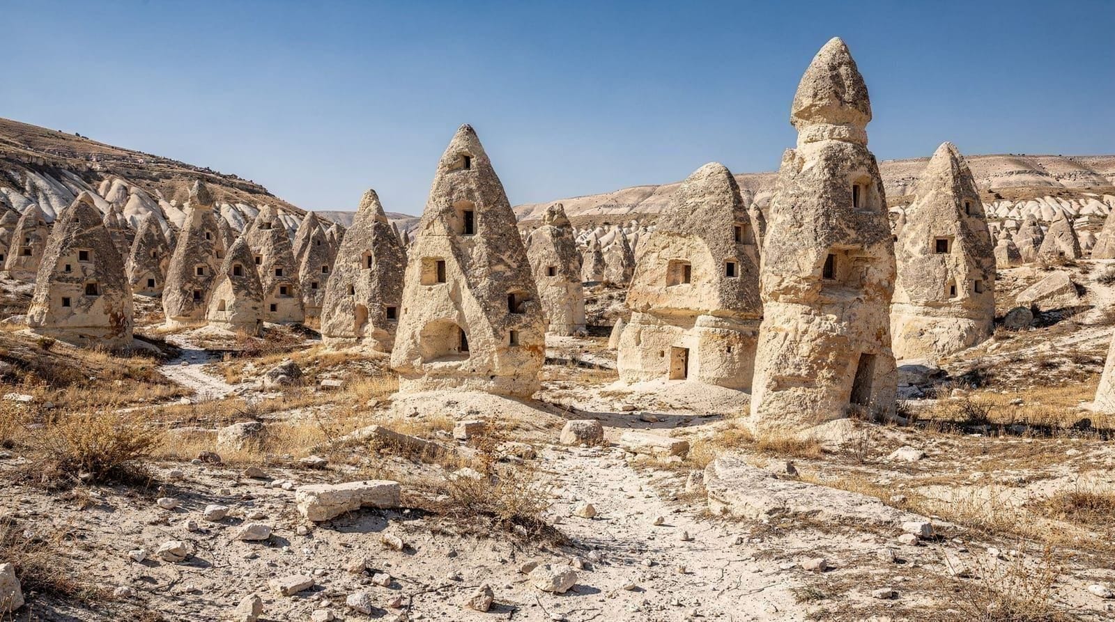 Açık Saray: the rock-cut site near Gülşehir