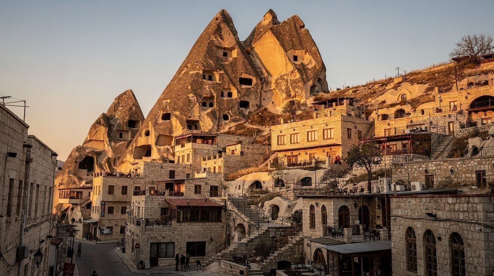 Uçhisar: a quieter base with the best views in Cappadocia