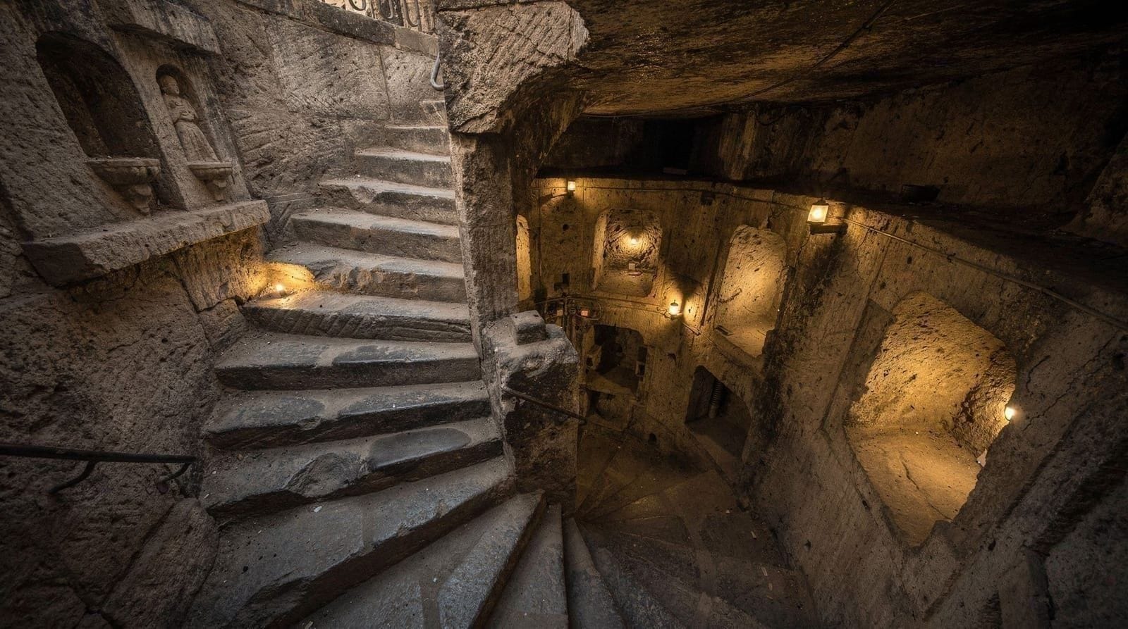 Özkonak : la ville souterraine tranquille de Cappadoce